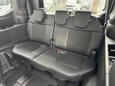 ステップワゴン(ホンダ)登録済未使用車 後席から見た前席