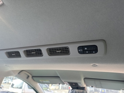 新型フリード(ホンダ)新車見本展示無 内外装写真他１