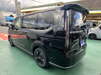 ステップワゴン(ホンダ)登録済未使用車 後方