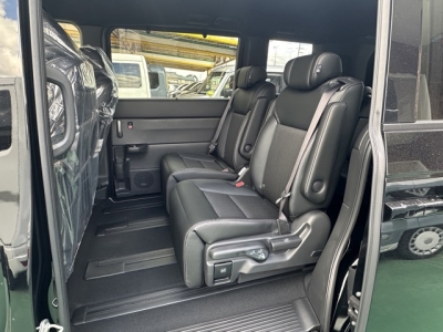 ステップワゴン(ホンダ)登録済未使用車 後席内装