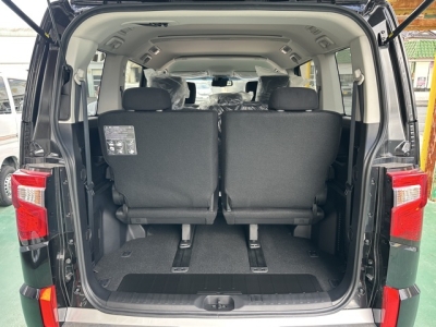 デリカD:5 4WD(三菱)レンタ登録済未使用車 内外装写真他２