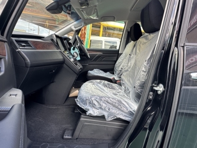 デリカD:5 4WD(三菱)レンタ登録済未使用車 後席内装