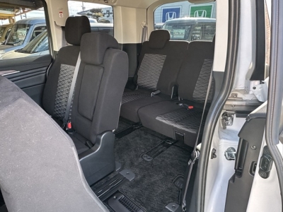 デリカD:5 4WD(三菱)中古車 内外装写真