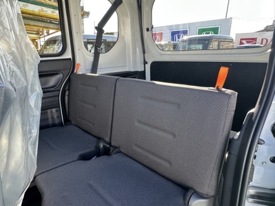 N-VAN(ホンダ)届出済未使用車 後席から見た前席