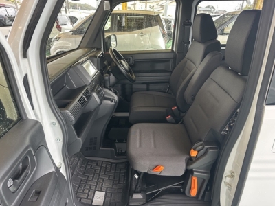 N-VAN(ホンダ)中古車 前席内装
