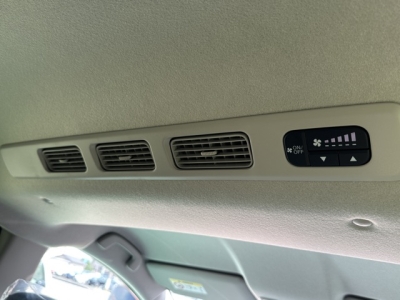 新型フリード(ホンダ)新車見本展示無 内外装写真他１