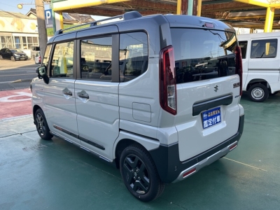 新型スペーシアギア(スズキ)届出済未使用車 後方