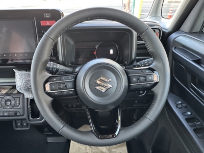 新型スペーシアギア(スズキ)届出済未使用車 内外装写真他