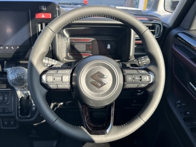 新型スペーシアカスタム(スズキ)届出済未使用車 内外装写真