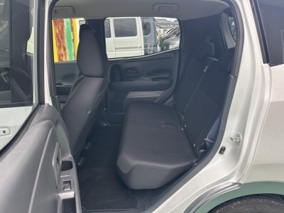 サクラ(ニッサン)中古車 後席内装