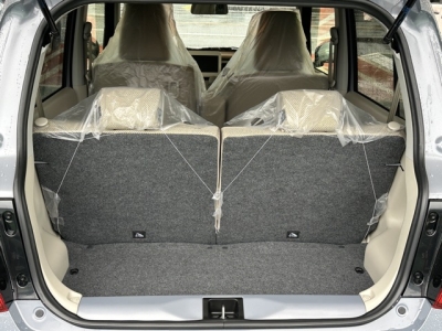 ラパン(スズキ)届出済未使用車 内外装写真他１