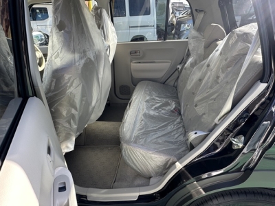 ラパン(スズキ)届出済未使用車 後席内装