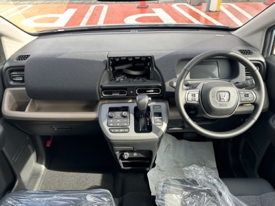 新型フリード(ホンダ)新車見本展示無 内外装写真