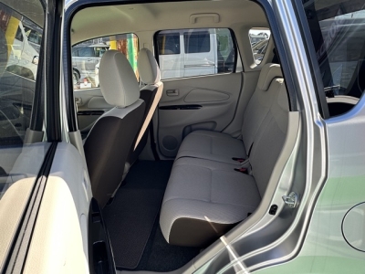 デイズ(ニッサン)中古車 後席内装
