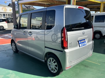 新型N-BOX(ホンダ)届出済未使用車 後方