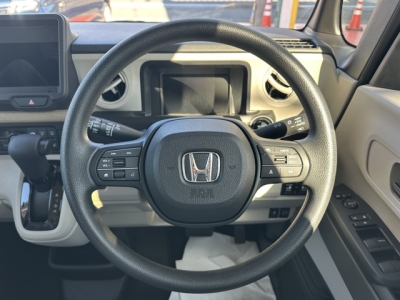 新型N-BOX(ホンダ)届出済未使用車 内外装写真