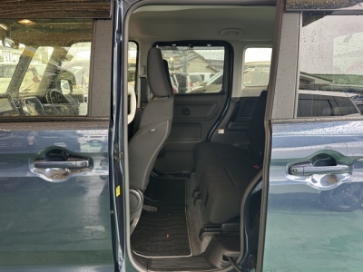 フレアワゴンカスタムスタイル(マツダ)中古車 後席内装