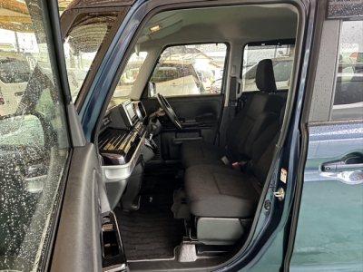スペーシアカスタムのOEM(スズキ)中古車 前席内装