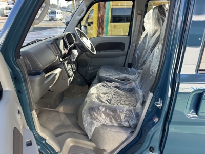 エブリイバン(スズキ)届出済未使用車 前席内装