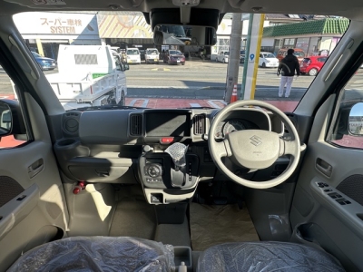 エブリイバン(スズキ)届出済未使用車 後席から見た前席