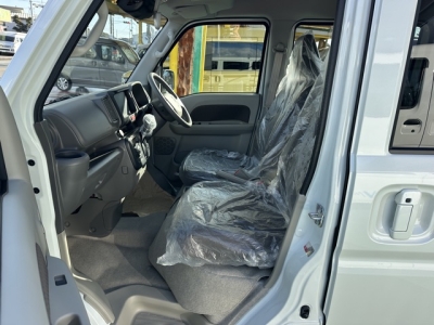 エブリイバン(スズキ)届出済未使用車 前席内装