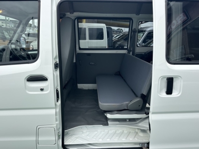 ミニキャブミーブ(三菱)中古車 後席内装