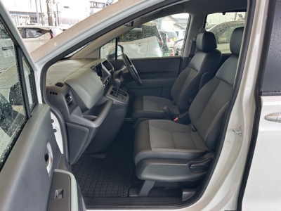 新型フリード(ホンダ)中古車 前席内装