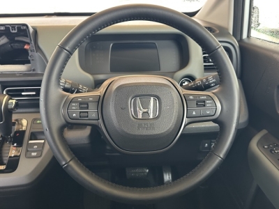 新型フリード(ホンダ)中古車 内外装写真