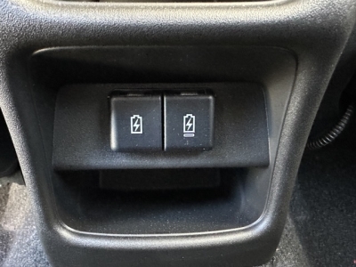 フロンクス(スズキ)新車見本展示無 内外装写真他