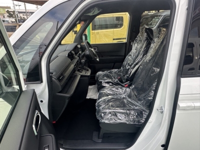 ステップワゴン(ホンダ)登録済未使用車 前席内装