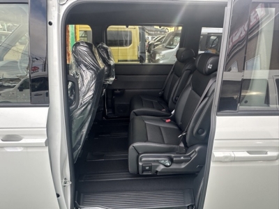 ステップワゴン(ホンダ)登録済未使用車 後席内装