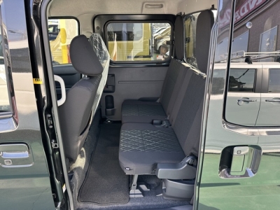 アトレー(ダイハツ)届出済未使用車 後席内装