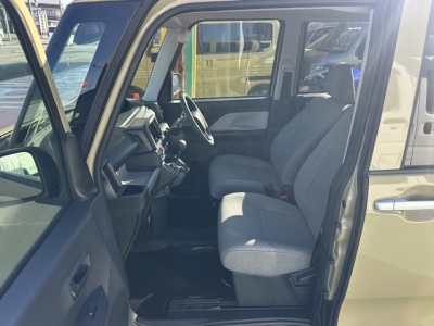 タント(ダイハツ)中古車 前席内装