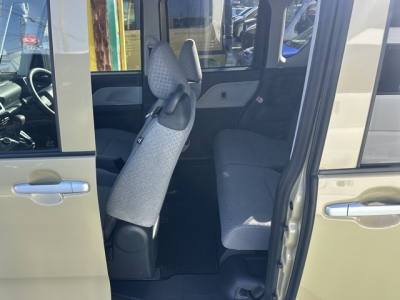タント(ダイハツ)中古車 後席内装
