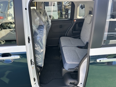 ムーヴキャンバス(ダイハツ)届出済未使用車 後席内装