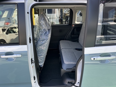 ムーヴキャンバス(ダイハツ)届出済未使用車 後席内装