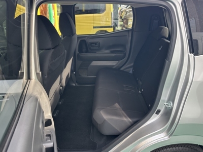 サクラ(ニッサン)中古車 後席内装