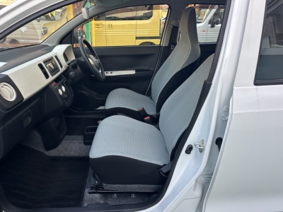アルトのOEM(スズキ)中古車 前席内装