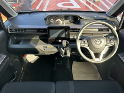 フレア(マツダ)中古車 後席から見た前席