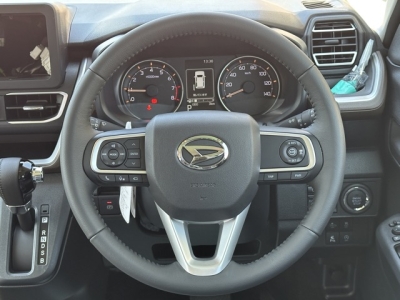 新型ムーヴ(ダイハツ)届出済未使用車 内外装写真