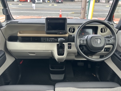 新型N-BOX(ホンダ)届出済未使用車 内外装写真他