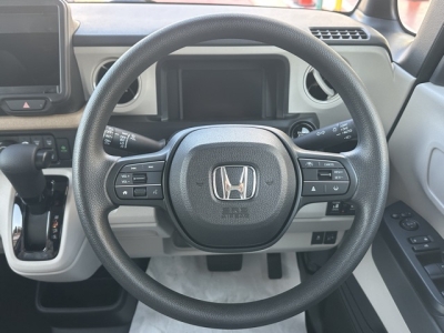 新型N-BOX(ホンダ)届出済未使用車 内外装写真