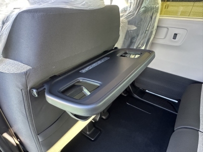 新型N-BOX(ホンダ)届出済未使用車 内外装写真他１