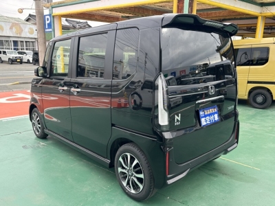 新型N-BOX(ホンダ)届出済未使用車 後方