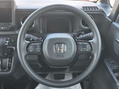 新型N-BOX(ホンダ)届出済未使用車 内外装写真
