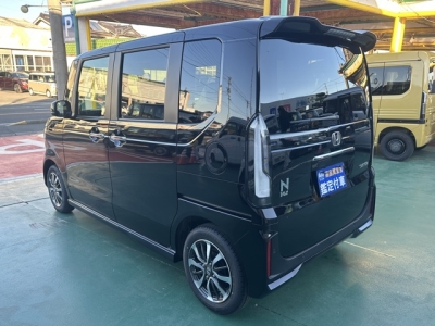 新型N-BOX(ホンダ)届出済未使用車 後方