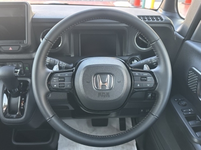 新型N-BOX(ホンダ)届出済未使用車 内外装写真