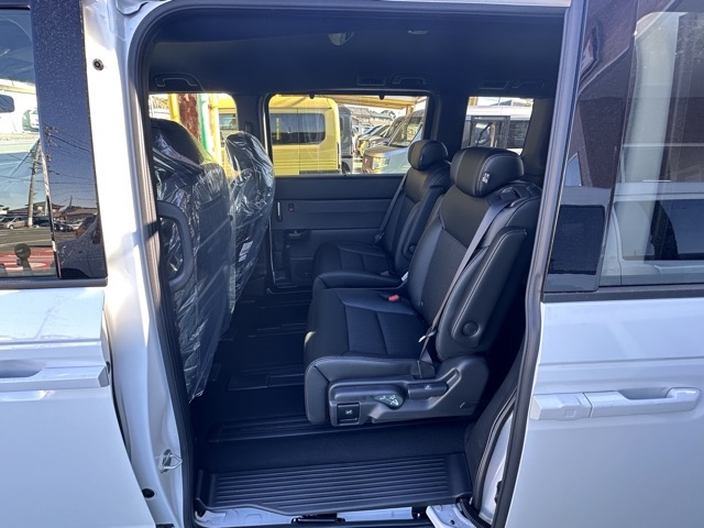 ステップワゴン(ホンダ)登録済未使用車 3