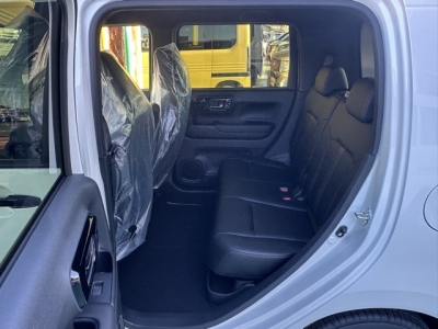 N-WGN(ホンダ)届出済未使用車 後席内装