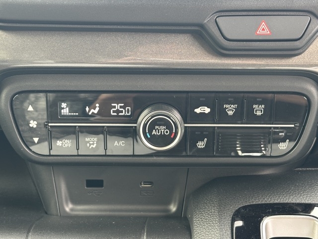 N-WGN(ホンダ)ディーラ-試乗車 18